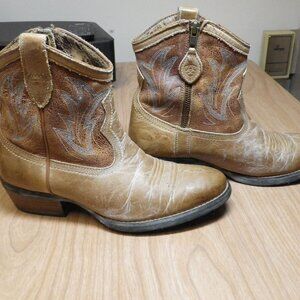 Ariat Unbridled 6.5 Leather Light Brown Distressed Zip Ankle Boots